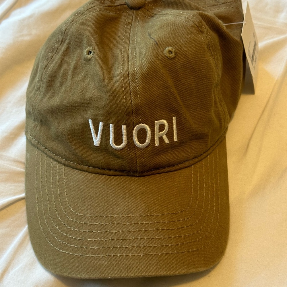 NWT Vuori Baseball Cap in Camel Color